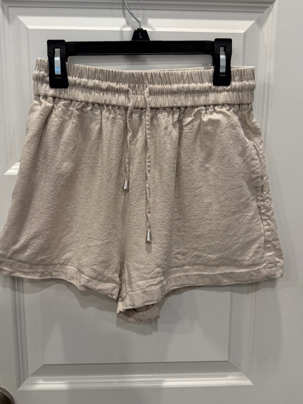 Love Tree Cream Elastic Drawstring Athletic Shorts